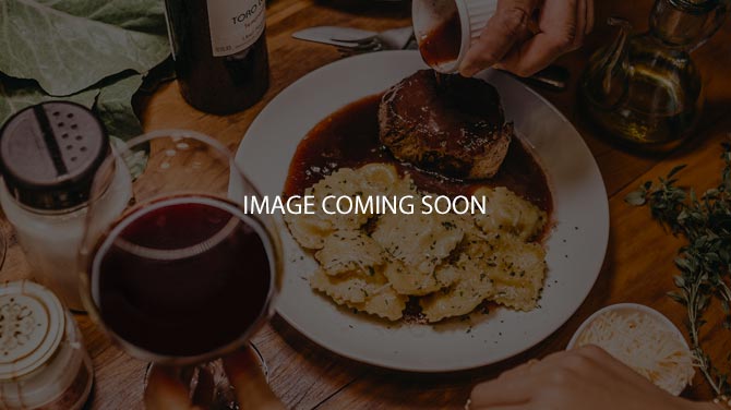 What are the opening hours of the Oléo Pazzo restaurant?